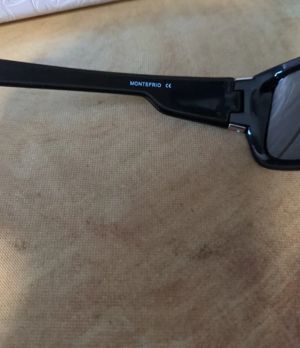 Oakley NO SCRATCHES Black Polarized Sunglasses - Classic Rectangle - Picture 5 of 10